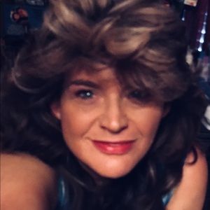 Meet your Posher, Connie